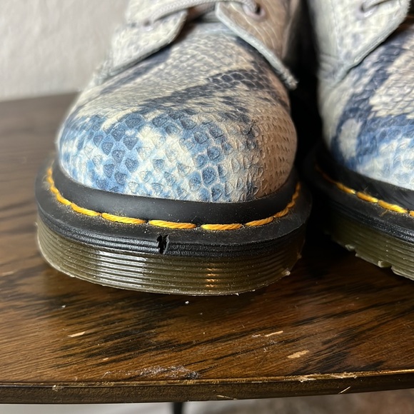 Dr. Martens 1460 Pascal Snake boot, size 6. - Picture 11 of 14